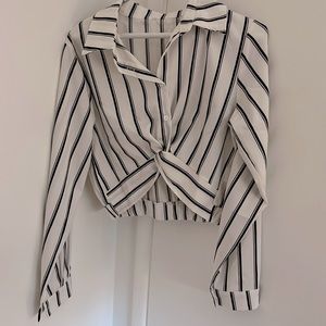 Cropped collared top